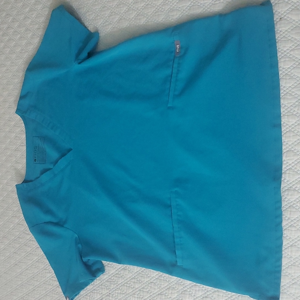 Figs scrub top